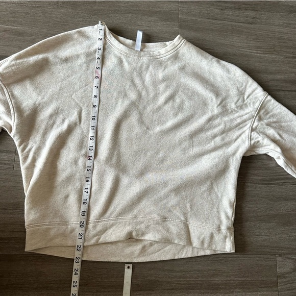 3/$20⚡️ Fabletics Casual Cream Tan Speckled Long Sleeve Pullover Sweatshirt - Picture 7 of 10